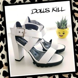 NEW 🎀 DOLLSKILL Lug Tread Strappy Heels